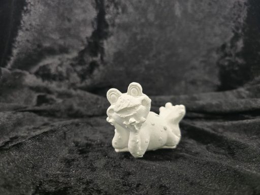 516 - Frosch liegend